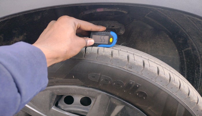 2025 Hyundai VENUE S(O) 1.2, Petrol, Manual, 2,992 km, tyre