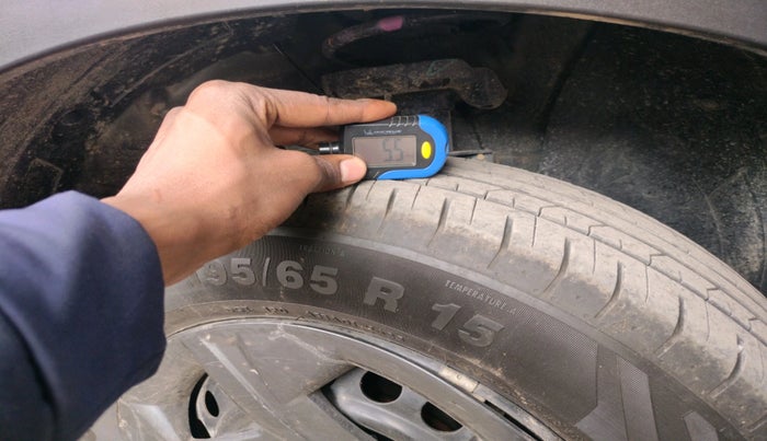 2025 Hyundai VENUE S(O) 1.2, Petrol, Manual, 2,992 km, tyre