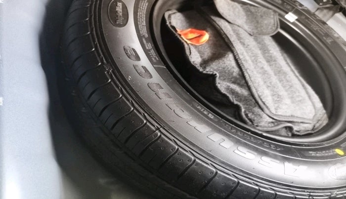 2021 Hyundai VENUE SX 1.0 TURBO, Petrol, Manual, 59,347 km, tyre