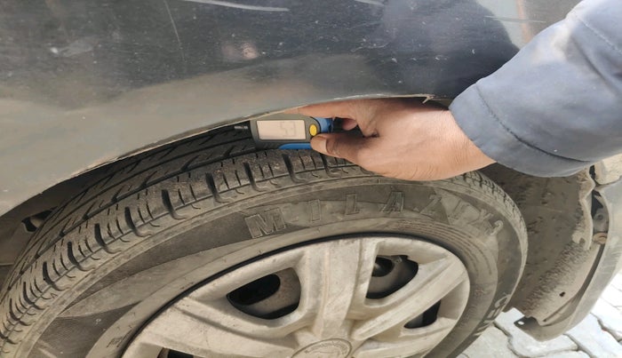 2011 Skoda Fabia ACTIVE 1.2 MPI, CNG, Manual, 1,02,563 km, tyre