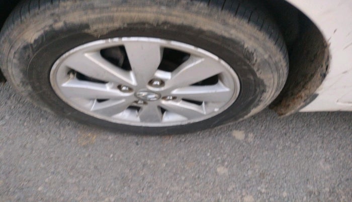 2014 Hyundai Xcent S 1.1 CRDI, Diesel, Manual, 1,20,542 km, tyre