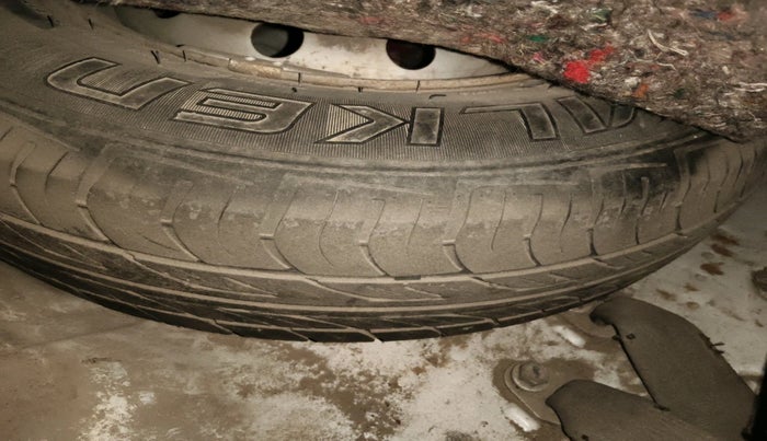 2012 Maruti Wagon R 1.0 LXI, Petrol, Manual, 1,08,468 km, tyre