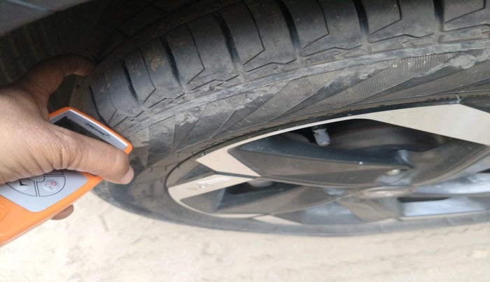 2022 Hyundai ALCAZAR 1.5 SIGNATURE (O) AT 7STR, Diesel, Automatic, 97,127 km, tyre