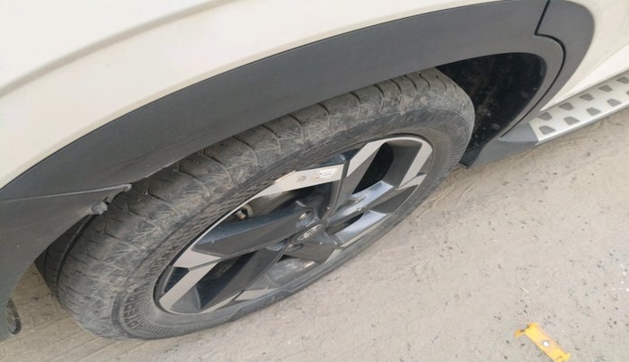 2022 Hyundai ALCAZAR 1.5 SIGNATURE (O) AT 7STR, Diesel, Automatic, 97,127 km, tyre