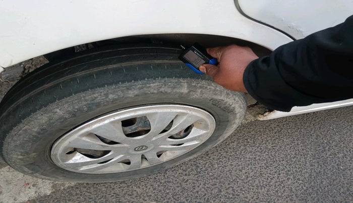 2016 Maruti Wagon R 1.0 LXI CNG, Petrol, Manual, 97,637 km, tyre