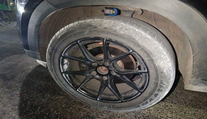 2022 Hyundai Creta SX 1.5 PETROL, Petrol, Manual, 27,949 km, tyre