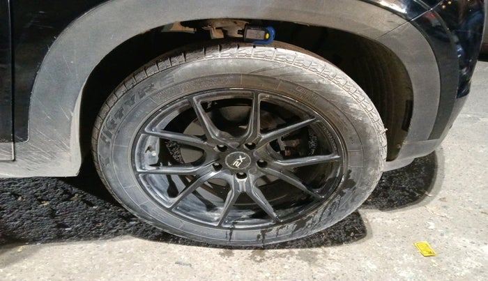 2022 Hyundai Creta SX 1.5 PETROL, Petrol, Manual, 27,949 km, tyre