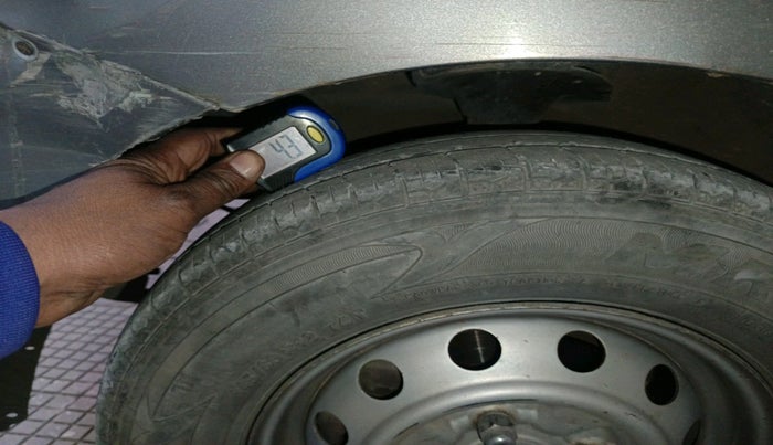 2012 Hyundai Eon ERA +, Petrol, Manual, 1,20,375 km, tyre