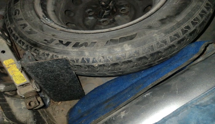 2012 Hyundai Eon ERA +, Petrol, Manual, 1,20,375 km, tyre