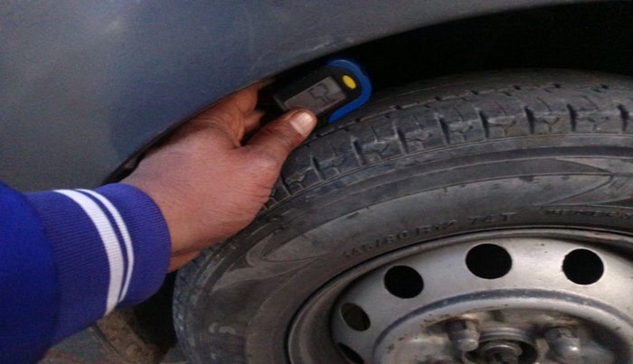 2012 Hyundai Eon ERA +, Petrol, Manual, 1,20,375 km, tyre