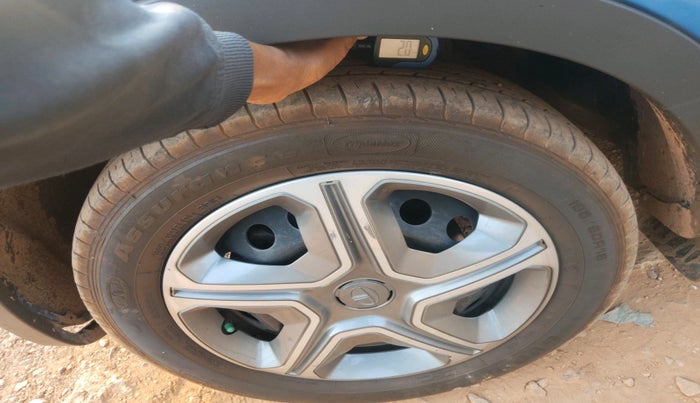 2018 Tata NEXON XM PETROL, Petrol, Manual, 41,537 km, tyre