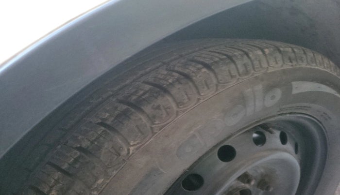 2017 Mahindra XUV500 W6 1.99, Diesel, Manual, 42,296 km, tyre