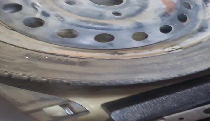 2017 Maruti Wagon R 1.0 VXI, Petrol, Manual, 87,219 km, tyre