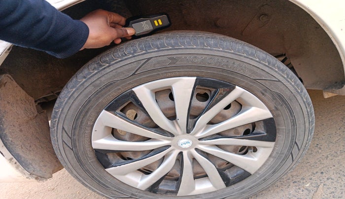 2011 Toyota Etios G, Petrol, Manual, 1,24,449 km, tyre