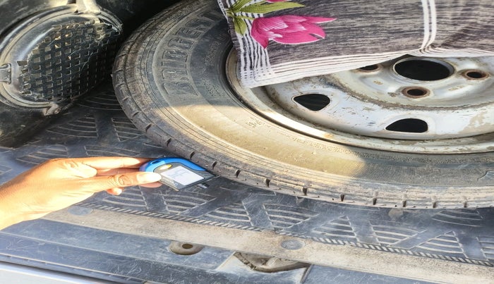 2019 Maruti Eeco 5 STR WITH A/C+HTR, Petrol, Manual, 2,51,210 km, tyre