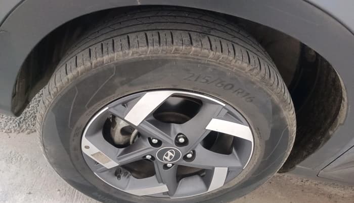 2022 Hyundai VENUE SX 1.5 CRDI, Diesel, Manual, 37,600 km, tyre