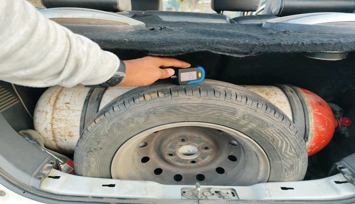 2011 Maruti Wagon R 1.0 LXI, Petrol, Manual, 2,25,758 km, tyre