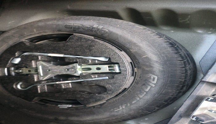 2022 Toyota URBAN CRUISER PREMIUM GRADE AT, Petrol, Automatic, 50,665 km, tyre