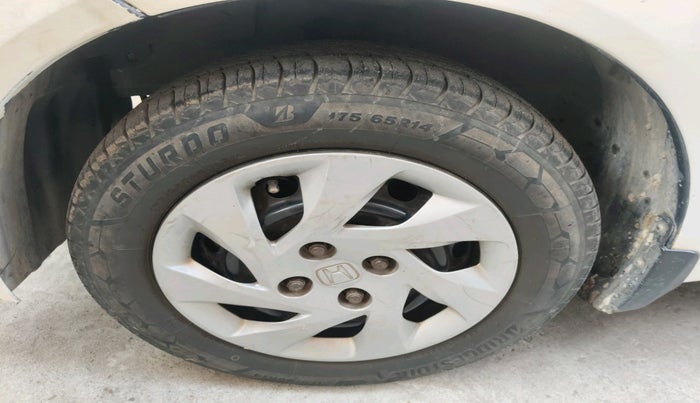 2014 Honda Amaze 1.5L I-DTEC S, Diesel, Manual, 2,88,659 km, tyre