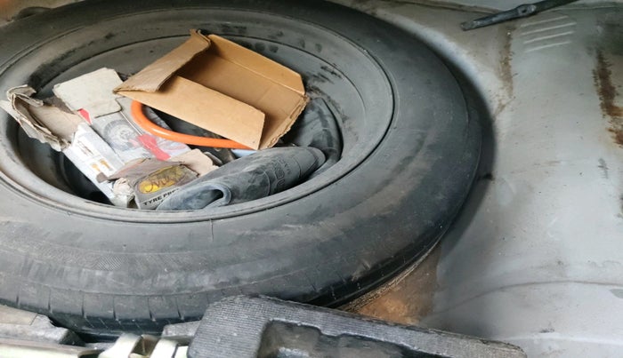 2014 Honda Amaze 1.5L I-DTEC S, Diesel, Manual, 2,88,659 km, tyre