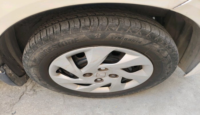 2014 Honda Amaze 1.5L I-DTEC S, Diesel, Manual, 2,88,659 km, tyre