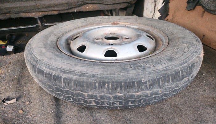 2019 Maruti Eeco 5 STR WITH A/C+HTR, Petrol, Manual, 86,998 km, tyre