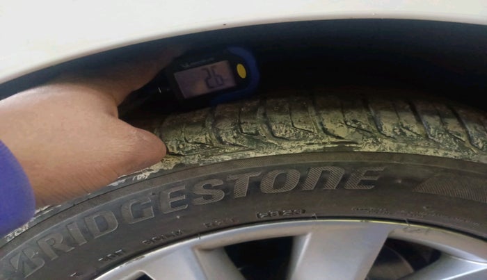 2016 Skoda Superb L&K 1.8 TSI AT, Petrol, Automatic, 1,47,655 km, tyre