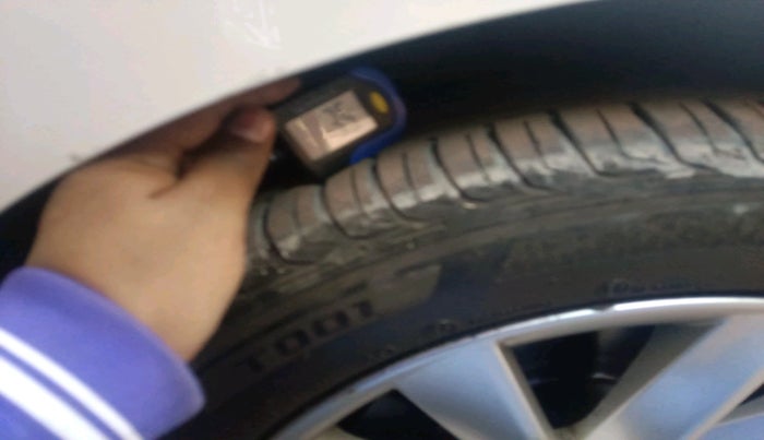 2016 Skoda Superb L&K 1.8 TSI AT, Petrol, Automatic, 1,47,655 km, tyre