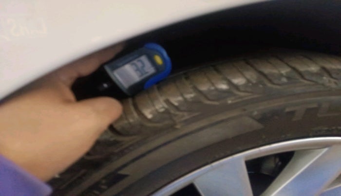 2016 Skoda Superb L&K 1.8 TSI AT, Petrol, Automatic, 1,47,655 km, tyre