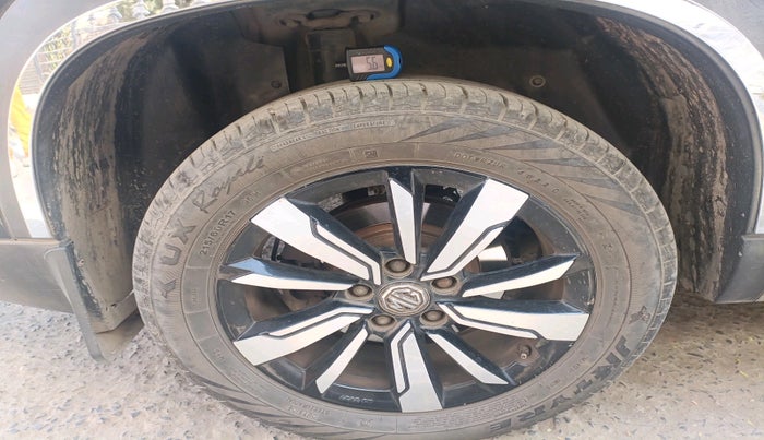 2020 MG HECTOR SHARP 2.0 DIESEL, Diesel, Manual, 59,765 km, tyre