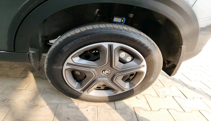 2024 Tata NEXON PURE 1.2 PETROL, Petrol, Manual, 36,185 km, tyre