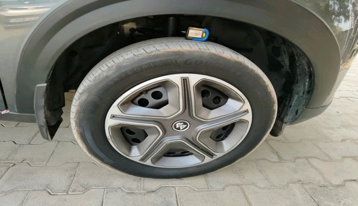 2024 Tata NEXON PURE 1.2 PETROL, Petrol, Manual, 36,185 km, tyre