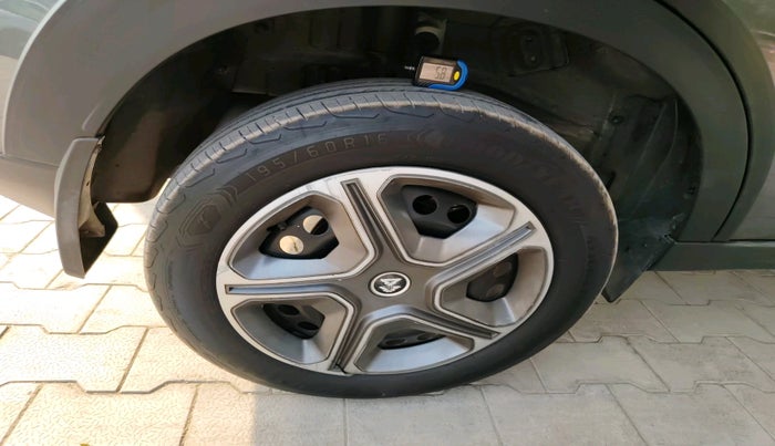 2024 Tata NEXON PURE 1.2 PETROL, Petrol, Manual, 36,185 km, tyre