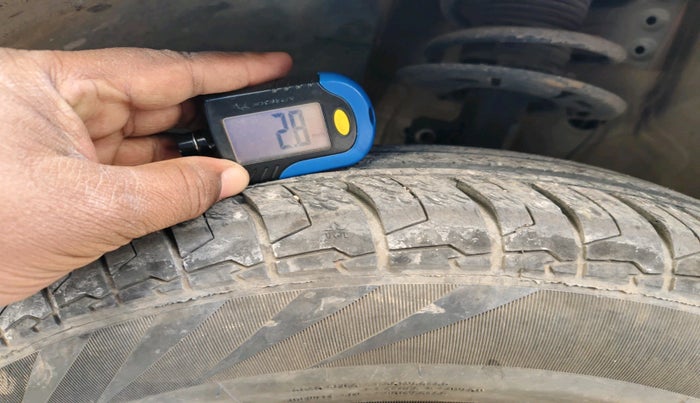 2023 Maruti Swift VXI, Petrol, Manual, 21,565 km, tyre