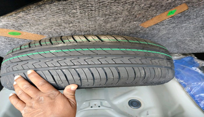 2023 Maruti Swift VXI, Petrol, Manual, 21,565 km, tyre