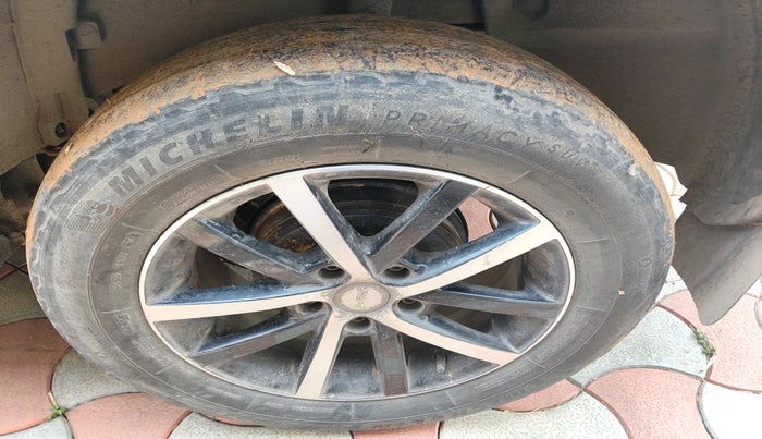 2014 Nissan Terrano XL (D), Diesel, Manual, 1,94,271 km, tyre