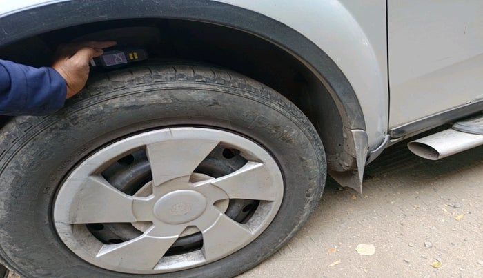 2014 Mahindra XUV500 W6, Diesel, Manual, 90,092 km, tyre