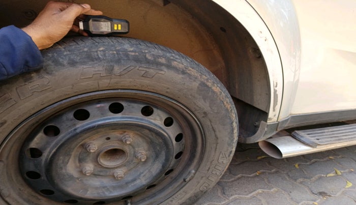 2014 Mahindra XUV500 W6, Diesel, Manual, 90,092 km, tyre