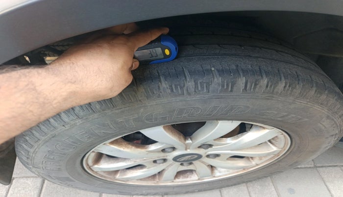 2016 Mahindra XUV500 W10, Diesel, Manual, 87,349 km, tyre