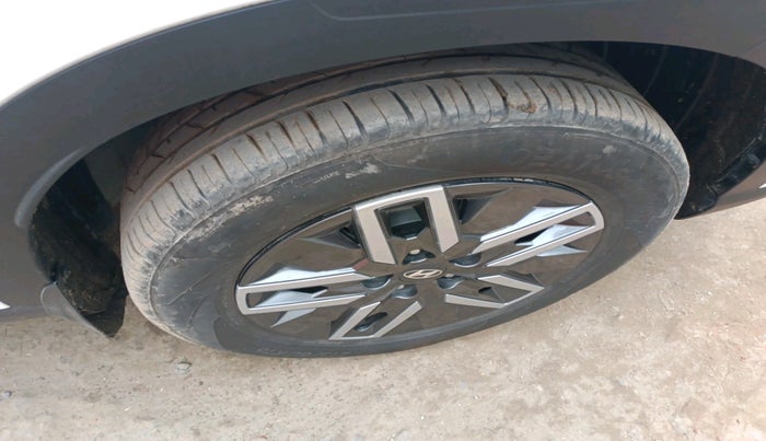 2024 Hyundai VENUE S (O) 1.0 Turbo Petrol DCT, Petrol, Automatic, 14,658 km, tyre