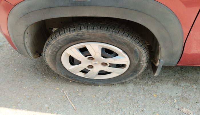 2016 Renault Kwid RXT 1.0, Petrol, Manual, 45,333 km, tyre