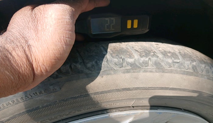 2021 Maruti Ertiga VXI CNG, Petrol, Manual, 79,720 km, tyre