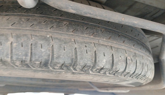 2021 Maruti Ertiga VXI CNG, Petrol, Manual, 79,720 km, tyre