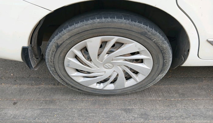 2021 Maruti Ertiga VXI CNG, Petrol, Manual, 79,720 km, tyre