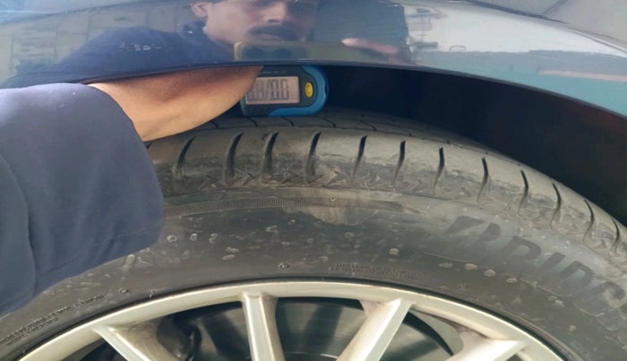 2013 Jaguar XF 2.2 DIESEL LUXURY, Diesel, Automatic, 37,617 km, tyre