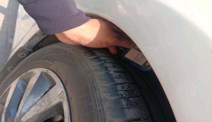 2014 Hyundai Verna FLUIDIC 1.4 VTVT, Petrol, Manual, 66,524 km, tyre