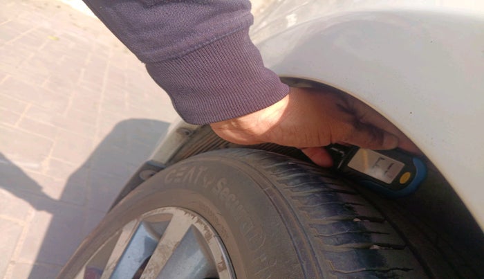 2014 Hyundai Verna FLUIDIC 1.4 VTVT, Petrol, Manual, 66,524 km, tyre