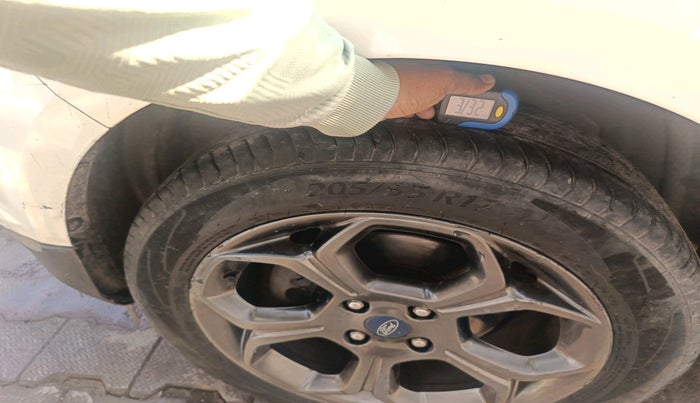 2019 Ford Ecosport TITANIUM 1.5L SPORTS(SUNROOF) DIESEL, Diesel, Manual, 1,28,547 km, tyre