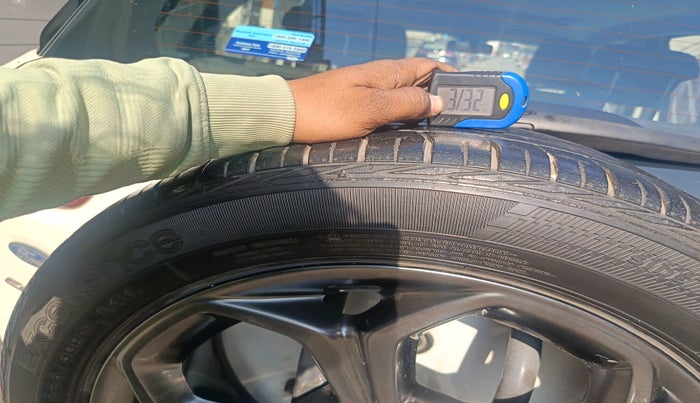 2019 Ford Ecosport TITANIUM 1.5L SPORTS(SUNROOF) DIESEL, Diesel, Manual, 1,28,547 km, tyre