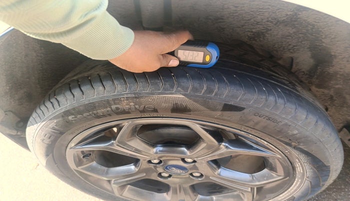 2019 Ford Ecosport TITANIUM 1.5L SPORTS(SUNROOF) DIESEL, Diesel, Manual, 1,28,547 km, tyre